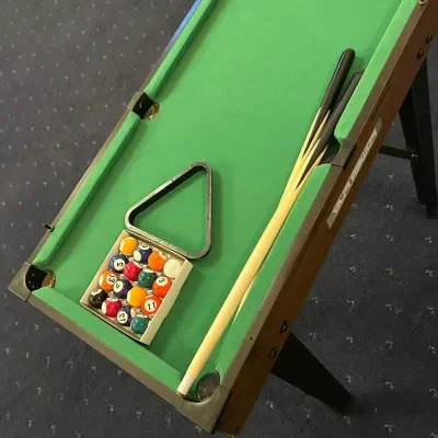 Kids-pool-table-pubs